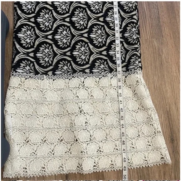 Yigal Azrouel Long Sleeve Black and White Lace Trumpet Dress Sz 4 - Picture 13 of 13